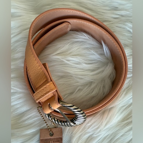 🇨🇦 Brave Leather Collection - Lisette - Picture 5 of 15